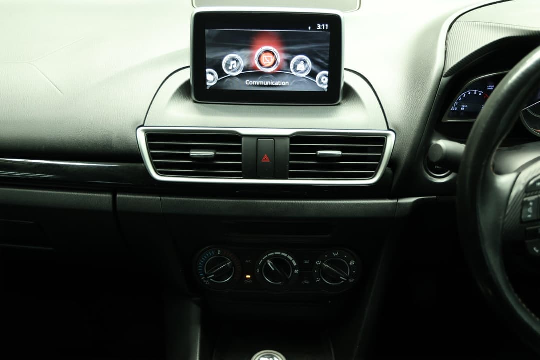 2016 Mazda 3 Maxx, Manual, 146155 km, Center Console