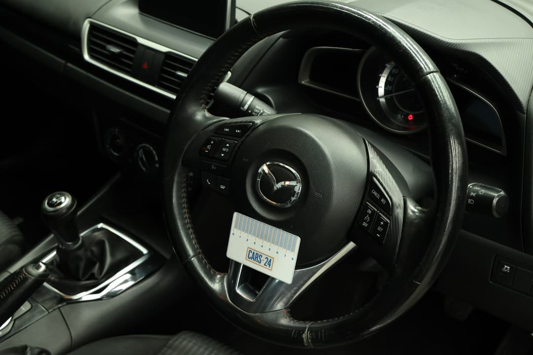 2016 Mazda 3 Maxx, Manual, 146155 km, Steering Wheel Body Wear