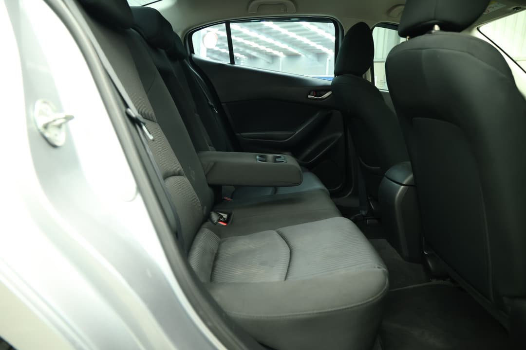 2016 Mazda 3 Maxx, Manual, 146155 km, Right Side Rear Door Cabin View