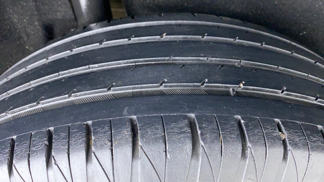 Right Rear Tyre Tread