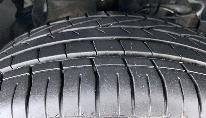 2017 Maruti Vitara Brezza ZDI PLUS, Diesel, Manual, 91,392 km, Right Front Tyre Tread