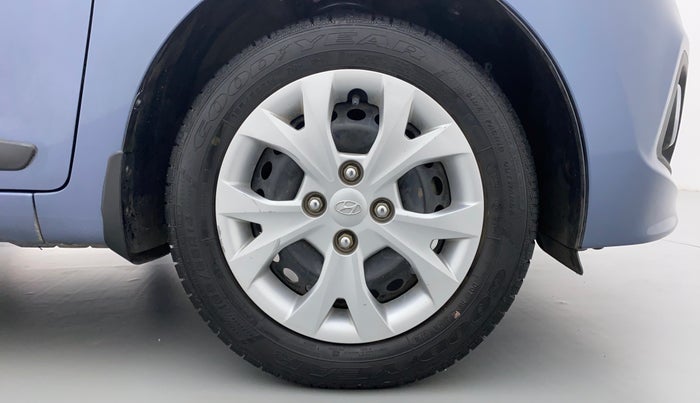 2016 Hyundai Grand i10 SPORTZ 1.2 KAPPA VTVT, Petrol, Manual, 17,364 km, Right Front Wheel
