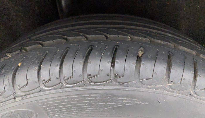 2016 Ford Ecosport TITANIUM 1.5L DIESEL, Diesel, Manual, 99,693 km, Right Rear Tyre Tread