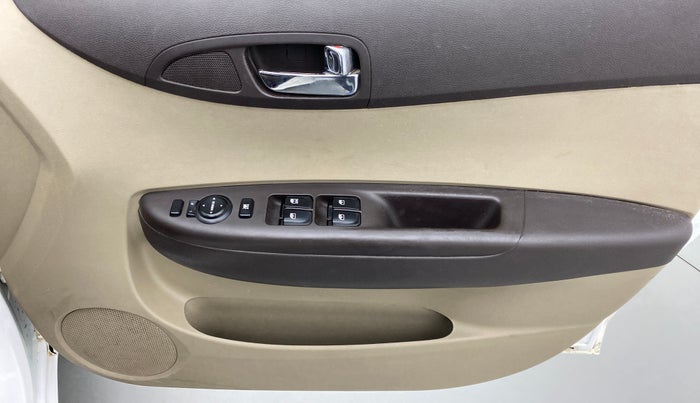 2010 Hyundai i20 SPORTZ 1.2 O, Petrol, Manual, 92,215 km, Driver Side Door Panels Control