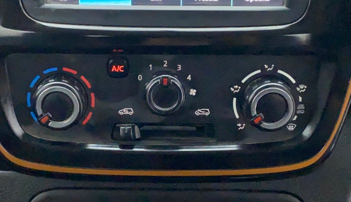 2018 Renault Kwid CLIMBER 1.0 AMT, Petrol, Automatic, 30,314 km, Dashboard - Air Re-circulation knob is not working