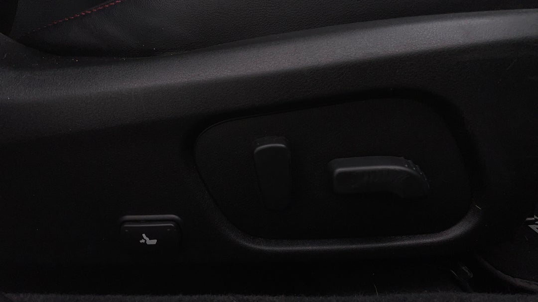 2017 Subaru WRX Premium (awd), Automatic, 72389 km, Drivers Side Adjustment Panel