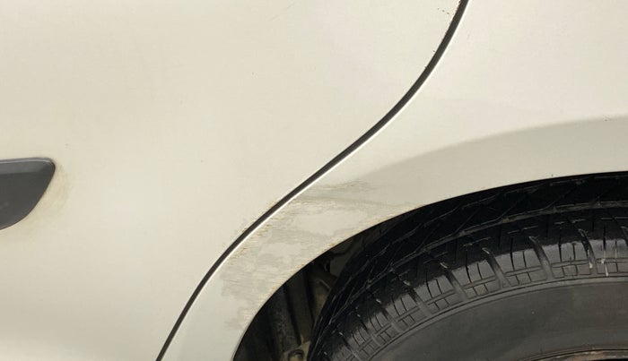 2014 Maruti Swift VXI, Petrol, Manual, 33,841 km, Left quarter panel - Minor scratches