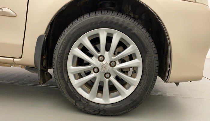 2011 Toyota Etios V, Petrol, Manual, 97,474 km, Right Front Wheel