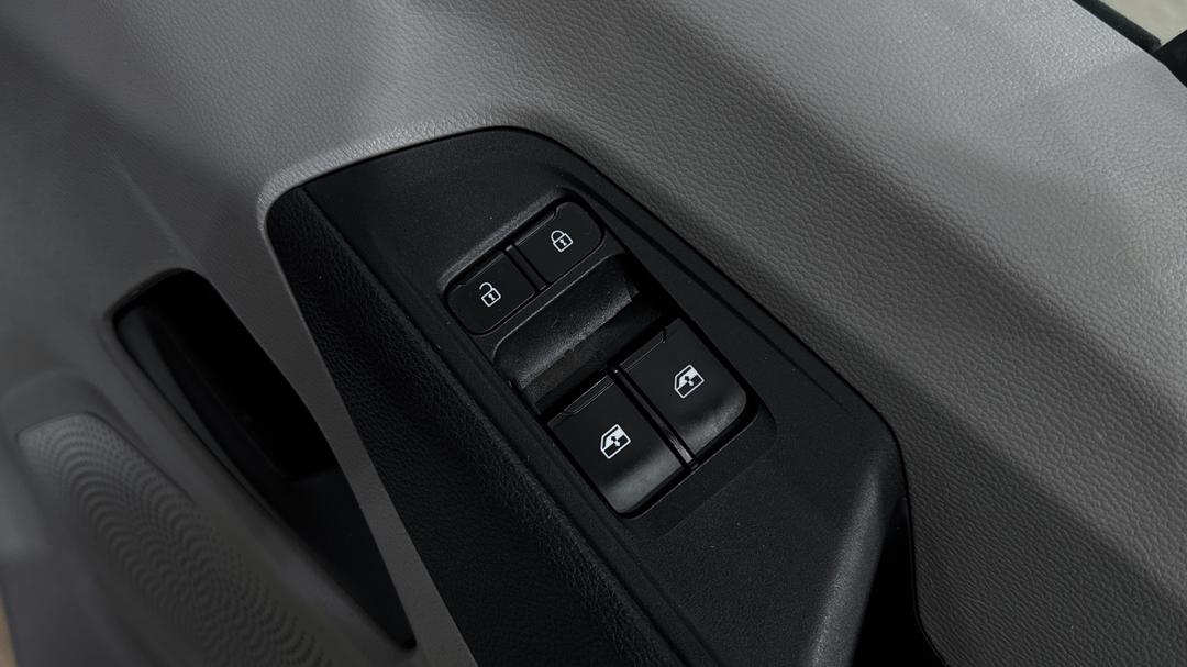 2021 LDV Deliver 9 Mwb Mid Roof, Automatic, 61221 km, Drivers Side Door Panel Controls