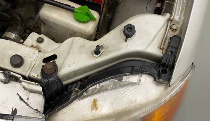 2011 Maruti Alto K10 VXI, Petrol, Manual, 73,641 km, Left headlight - Clamp has minor damage