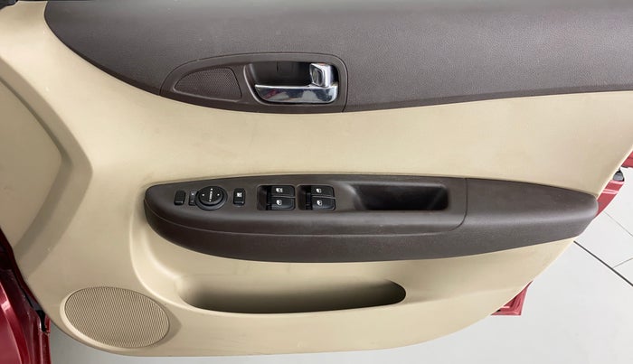 2010 Hyundai i20 SPORTZ 1.2 O, Petrol, Manual, 46,135 km, Driver Side Door Panels Control