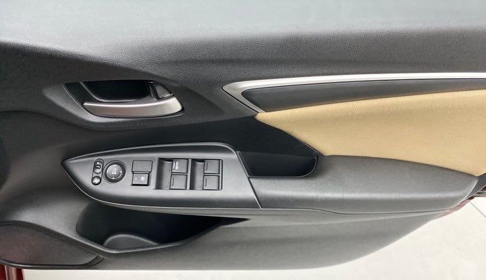2018 Honda Jazz 1.2 V MT, Petrol, Manual, 22,413 km, Driver Side Door Panels Control