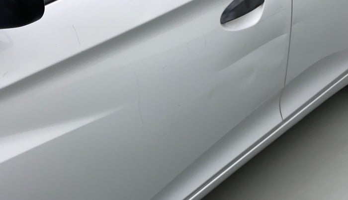 2014 Hyundai Eon D LITE PLUS, Petrol, Manual, 16,447 km, Front passenger door - Slightly dented