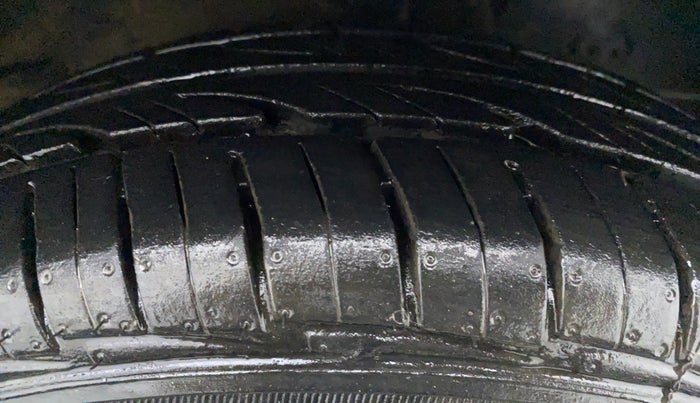 2014 Hyundai Eon D LITE PLUS, Petrol, Manual, 16,447 km, Right Front Tyre Tread