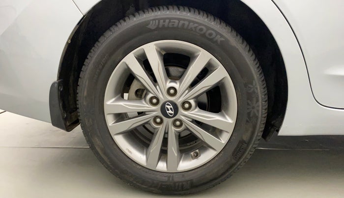 2019 Hyundai New Elantra 1.6 SX MT DIESEL, Diesel, Manual, 21,628 km, Right Rear Wheel
