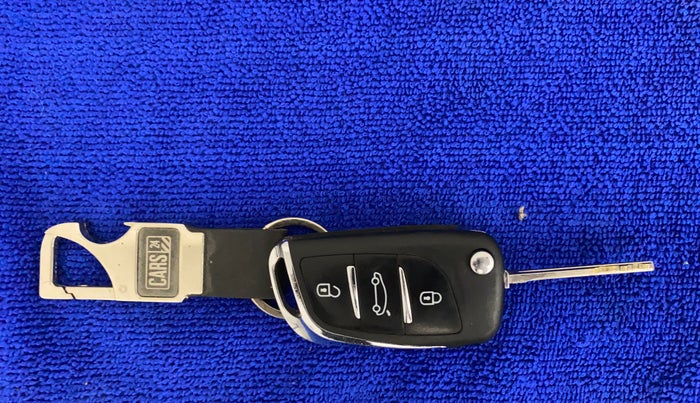 2015 Hyundai i10 SPORTZ 1.1, Petrol, Manual, 48,975 km, Key Close Up