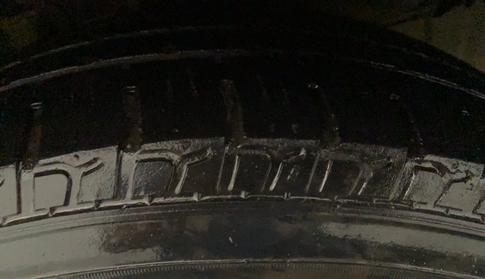 2015 Hyundai i10 SPORTZ 1.1, Petrol, Manual, 48,975 km, Left Front Tyre Tread