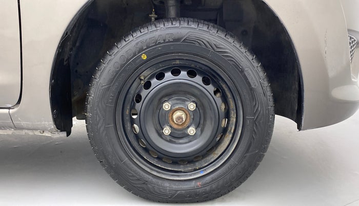 2017 Datsun Go T, Petrol, Manual, 19,471 km, Right Front Wheel