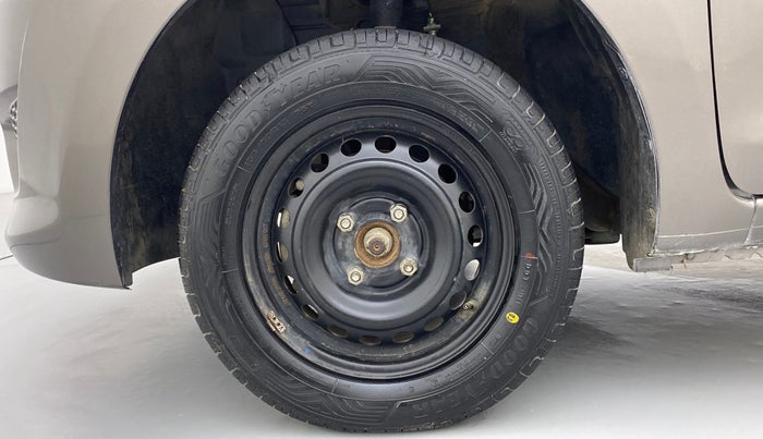 2017 Datsun Go T, Petrol, Manual, 19,471 km, Left Front Wheel