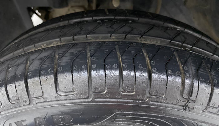 2017 Datsun Go T, Petrol, Manual, 19,471 km, Left Front Tyre Tread