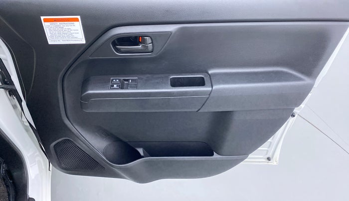 2022 Maruti New Wagon-R 1.0 Lxi (o) cng, CNG, Manual, 16,752 km, Driver Side Door Panels Control