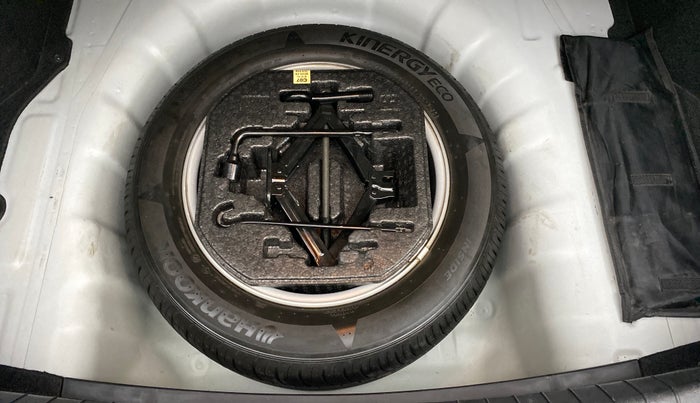2019 Hyundai New Elantra 2.0 SX AT PETROL, Petrol, Automatic, 24,185 km, Spare Tyre