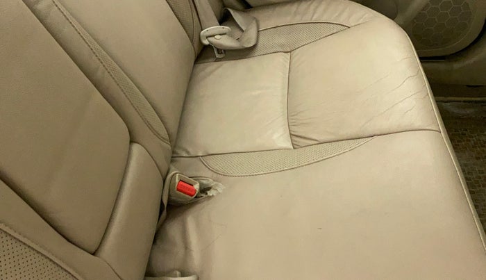 2015 Maruti Ciaz ZXI+, Petrol, Manual, 1,08,958 km, Second-row right seat - Cover slightly torn