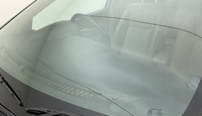 2015 Maruti Ciaz ZXI+, Petrol, Manual, 1,08,958 km, Front windshield - Minor spot on windshield