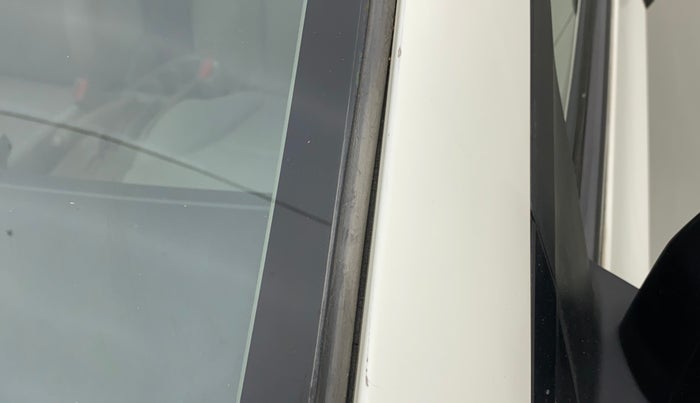 2011 Honda City 1.5L I-VTEC E MT, Petrol, Manual, 54,494 km, Left A pillar - Paint is slightly faded