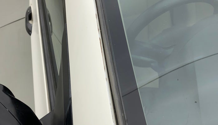 2011 Honda City 1.5L I-VTEC E MT, Petrol, Manual, 54,494 km, Right A pillar - Paint is slightly faded