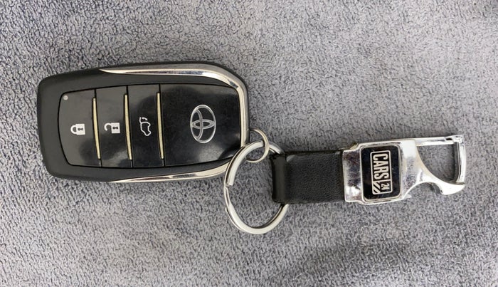 2019 Toyota Fortuner 2.8 4X2 MT, Diesel, Manual, 94,062 km, Key Close Up