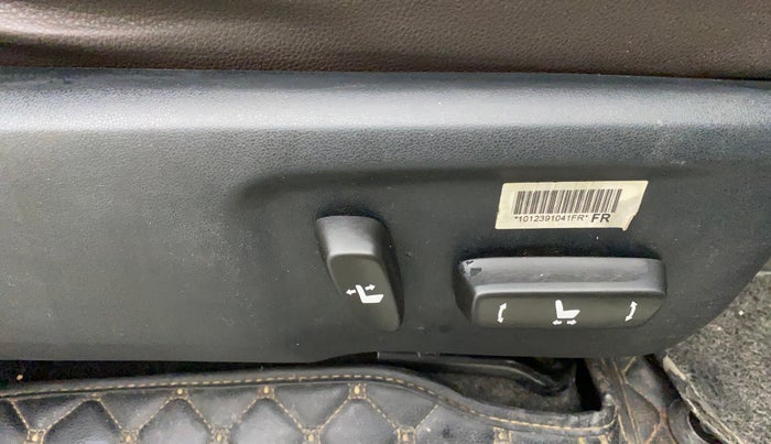 2019 Toyota Fortuner 2.8 4X2 MT, Diesel, Manual, 94,062 km, Driver Side Adjustment Panel