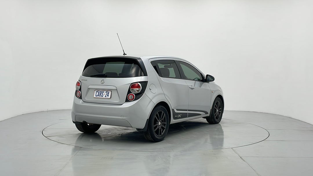 Right Back Diagonal (45- Degree) View