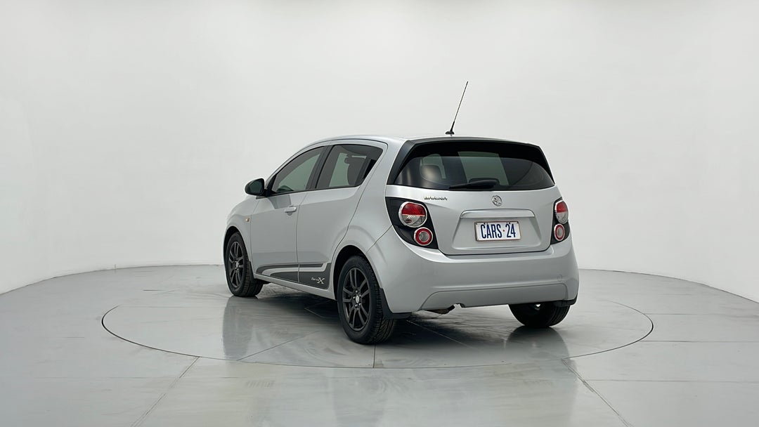 Left Back Diagonal (45- Degree) View