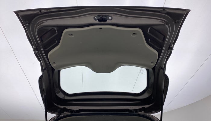 2022 Renault TRIBER RXT AMT, Petrol, Automatic, 29,302 km, Boot Door Open