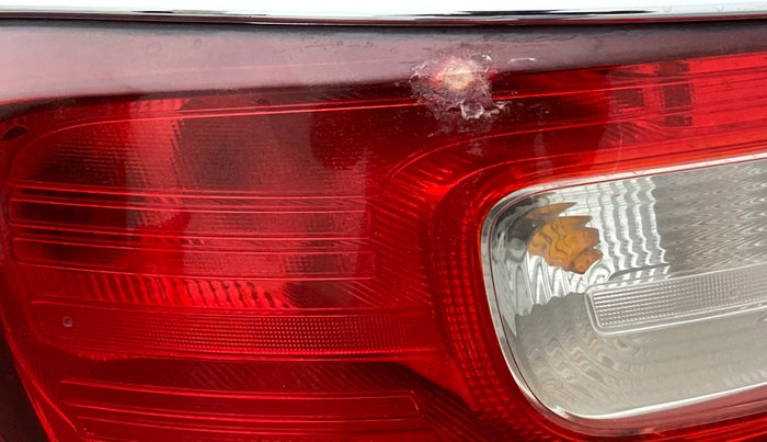 2022 Renault TRIBER RXT AMT, Petrol, Automatic, 29,302 km, Left tail light - Minor damage