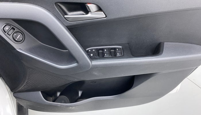 2018 Hyundai Creta SX PLUS 1.6 DUAL TONE VTVT, Petrol, Manual, 31,973 km, Driver Side Door Panels Control
