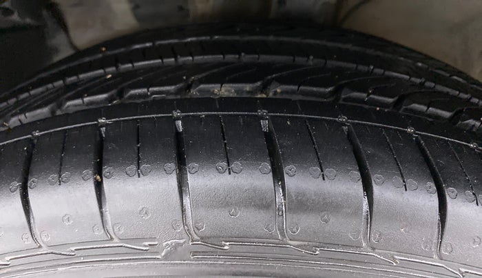 2018 Hyundai Creta SX PLUS 1.6 DUAL TONE VTVT, Petrol, Manual, 31,973 km, Left Front Tyre Tread