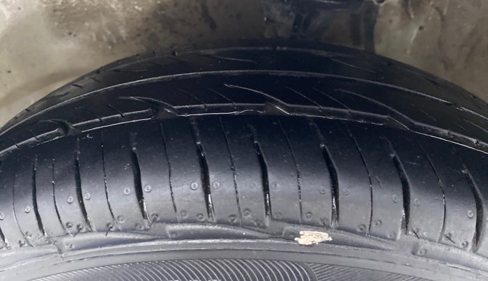 2018 Maruti Alto 800 LXI, Petrol, Manual, 59,083 km, Left Front Tyre Tread