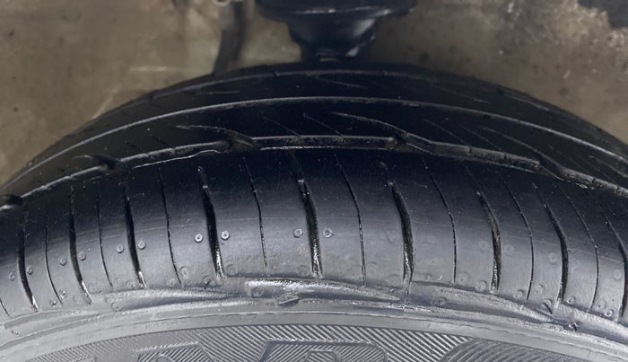2018 Maruti Alto 800 LXI, Petrol, Manual, 59,083 km, Right Front Tyre Tread