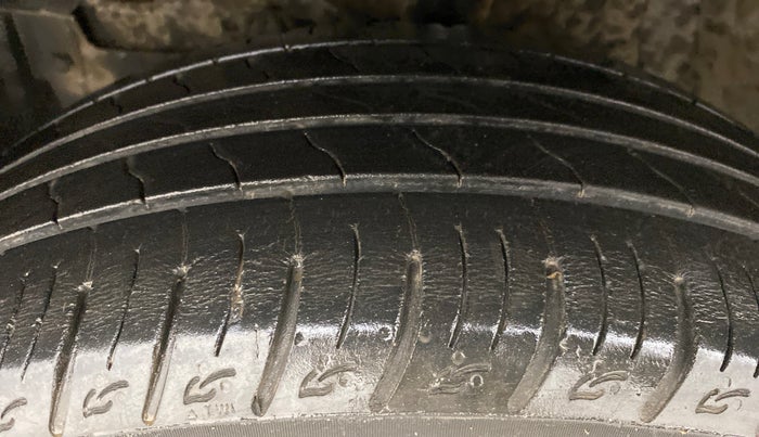 2018 Maruti Vitara Brezza ZDI+ DUAL TONE AMT, Diesel, Automatic, 53,283 km, Left Front Tyre Tread