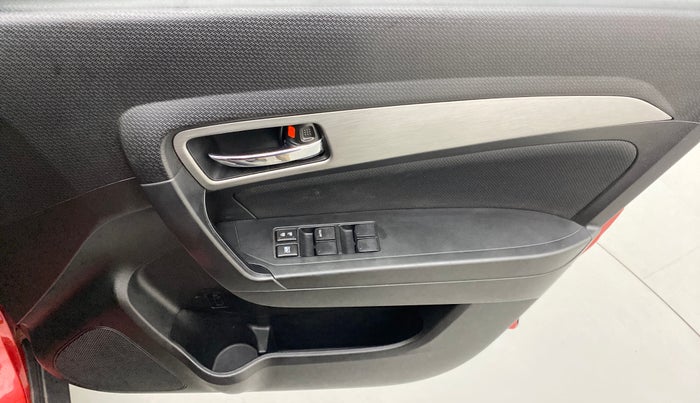 2018 Maruti Vitara Brezza ZDI+ DUAL TONE AMT, Diesel, Automatic, 53,283 km, Driver Side Door Panels Control