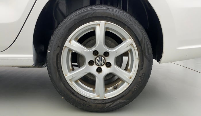 2014 Volkswagen Vento HIGHLINE PETROL, Petrol, Manual, 39,911 km, Left Rear Wheel