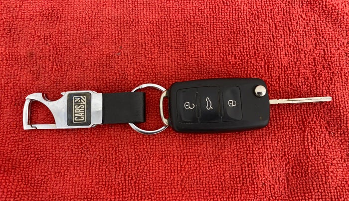 2014 Volkswagen Vento HIGHLINE PETROL, Petrol, Manual, 39,911 km, Key Close Up