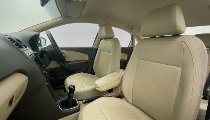 2014 Volkswagen Vento HIGHLINE PETROL, Petrol, Manual, 39,911 km, Right Side Front Door Cabin