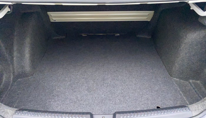 2014 Volkswagen Vento HIGHLINE PETROL, Petrol, Manual, 39,911 km, Boot Inside