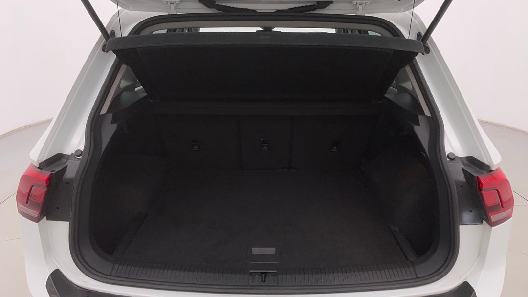 2017 Volkswagen Tiguan 132 Tsi Comfortline, Automatic, 101014 km, Boot Inside View