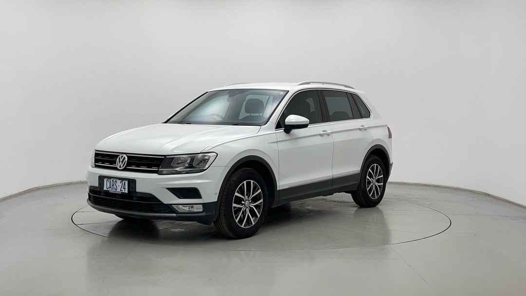 2017 Volkswagen Tiguan 132 Tsi Comfortline, Automatic, 101014 km, Left Front Diagonal (45- Degree) View