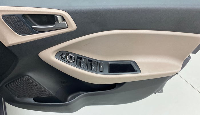 2015 Hyundai Elite i20 SPORTZ (O) 1.2, Petrol, Manual, 61,900 km, Driver Side Door Panels Control