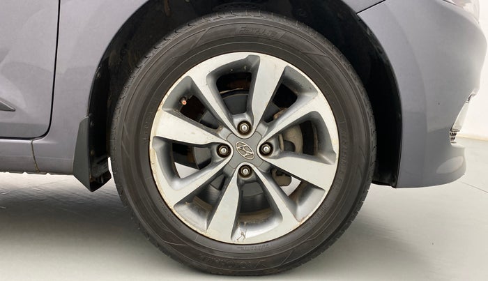 2015 Hyundai Elite i20 SPORTZ (O) 1.2, Petrol, Manual, 61,900 km, Right Front Wheel